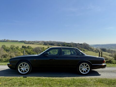 Jaguar XJ XJR 100 V8 SUPERCHARGED / ONE OF 82 IN THE UK 6