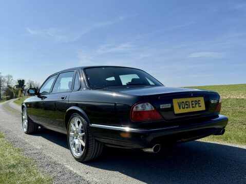 Jaguar XJ XJR 100 V8 SUPERCHARGED / ONE OF 82 IN THE UK 10
