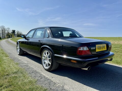 Jaguar XJ XJR 100 V8 SUPERCHARGED / ONE OF 82 IN THE UK 23