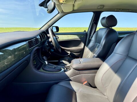 Jaguar XJ XJR 100 V8 SUPERCHARGED / ONE OF 82 IN THE UK 36
