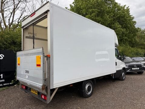 Iveco Daily 2.3D35S 3750 LWB Euro 6 LUTON-TAIL LIFT 5