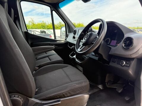 Mercedes-Benz Sprinter 2.0 315 CDI Progressive RWD L3 H2 Euro 6 8