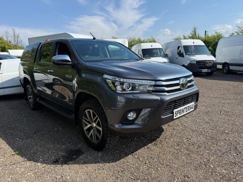 Toyota Hilux 2.4 D-4D Invincible Auto 4WD Euro 6 (s/s) 4dr (TSS) 4