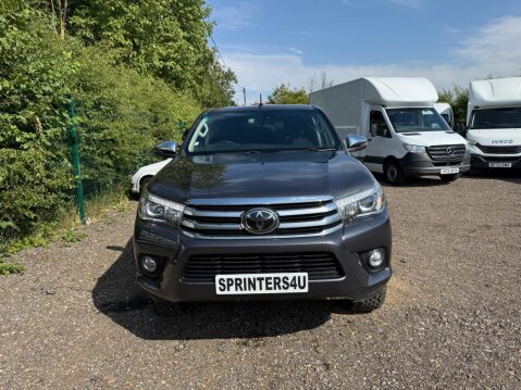 Toyota Hilux 2.4 D-4D Invincible Auto 4WD Euro 6 (s/s) 4dr (TSS) 3