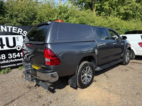 Toyota Hilux 2.4 D-4D Invincible Auto 4WD Euro 6 (s/s) 4dr (TSS) 5