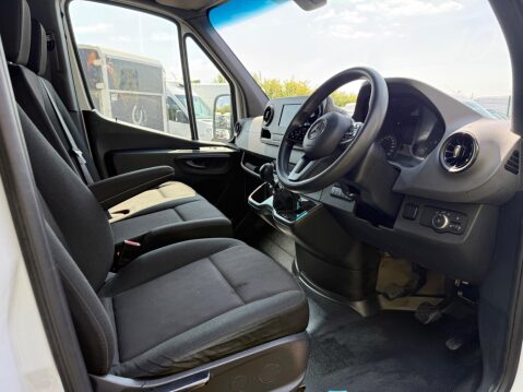 Mercedes-Benz Sprinter 2.0 315 CDI Progressive RWD L3 H2 Euro 6 (s/s) 5dr 8