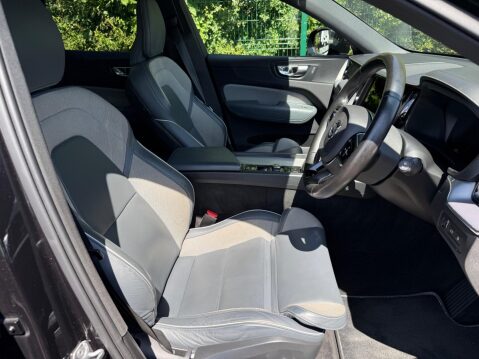 Volvo XC60 2.0h T8 Twin Engine Recharge 11.6kWh R-Design Pro Auto AWD Euro 6 (s/s) 5dr 8