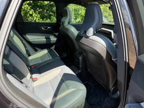 Volvo XC60 2.0h T8 Twin Engine Recharge 11.6kWh R-Design Pro Auto AWD Euro 6 (s/s) 5dr 12