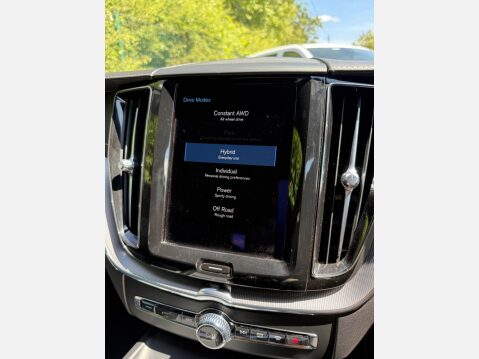 Volvo XC60 2.0h T8 Twin Engine Recharge 11.6kWh R-Design Pro Auto AWD Euro 6 (s/s) 5dr 15