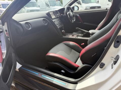 Nissan GT-R 3.8 V6 Premium Black Auto 4WD Euro 5 2dr 12