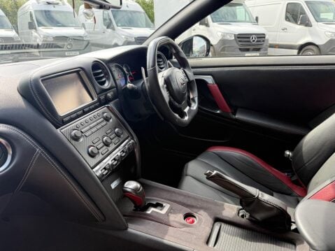 Nissan GT-R 3.8 V6 Premium Black Auto 4WD Euro 5 2dr 13