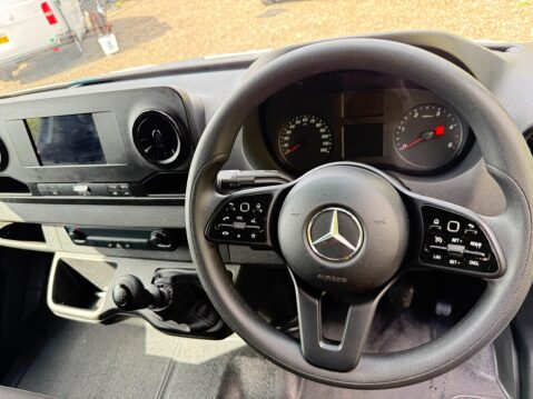 Mercedes-Benz Sprinter 2.0 315 CDI Progressive RWD L3 H2 Euro 6 (s/s) 5dr 10