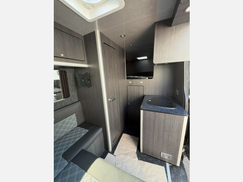 Volkswagen Crafter 4 berth race van. Motorhome. Large garage 12