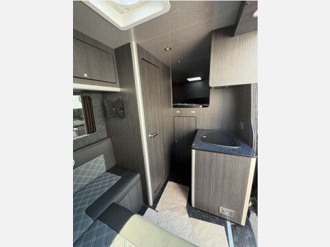 Volkswagen Crafter 4 berth race van. Motorhome. Large garage 6