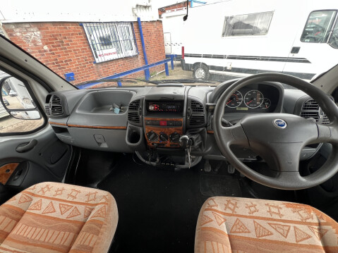 Fiat Ducato burstner a747-2 motorhome large garage 32