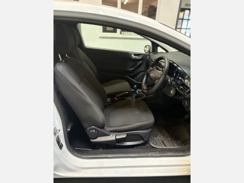 Ford Fiesta Van St front end. 9