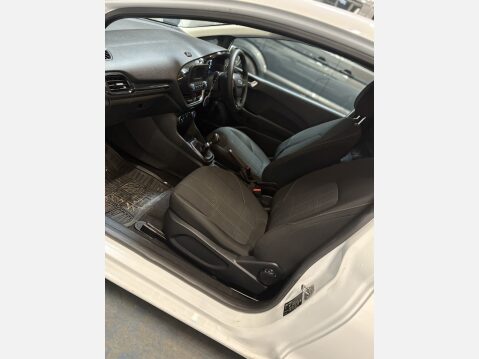 Ford Fiesta Van St front end. 11