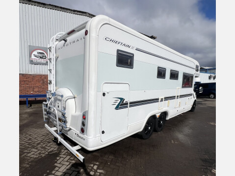 Fiat Ducato AUTO TRAIL CHEIFTAIN SE 6 berth TAG AXLE MOTORHOME LARGE GARAGE 9