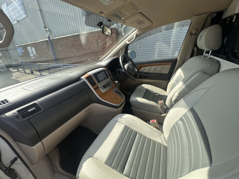 Toyota Alphard 4 berth Japanese camper van 2.4 Petrol Automatic 18