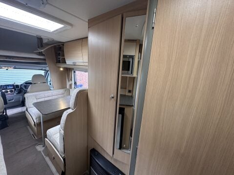 Fiat Ducato BESSACARR E435 COMPACT 5 BERTH MOTORHOME CAMPERVAN 15