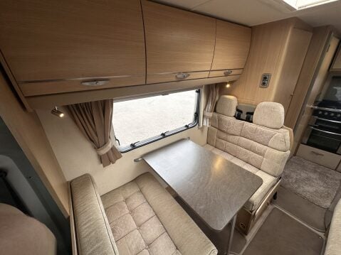 Fiat Ducato BESSACARR E435 COMPACT 5 BERTH MOTORHOME CAMPERVAN 12