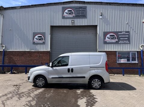 Vauxhall Combo L1H1 2000 SPORTIVE 1.3 CDTI 3 SEAT 7