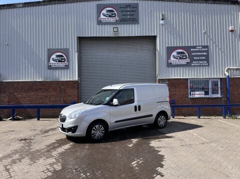 Vauxhall Combo L1H1 2000 SPORTIVE 1.3 CDTI 3 SEAT 8