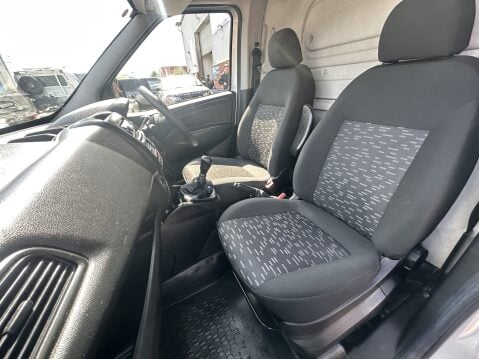 Vauxhall Combo L1H1 2000 SPORTIVE 1.3 CDTI 3 SEAT 11