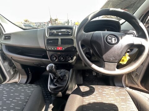Vauxhall Combo L1H1 2000 SPORTIVE 1.3 CDTI 3 SEAT 14