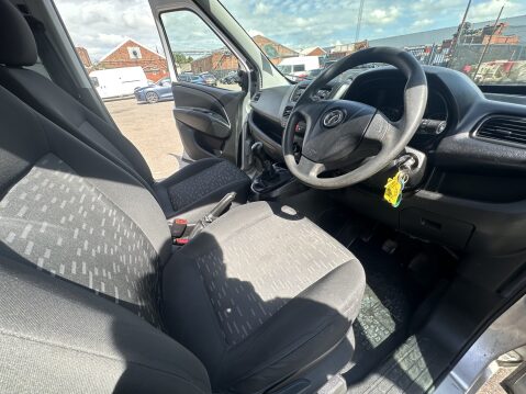 Vauxhall Combo L1H1 2000 SPORTIVE 1.3 CDTI 3 SEAT 16