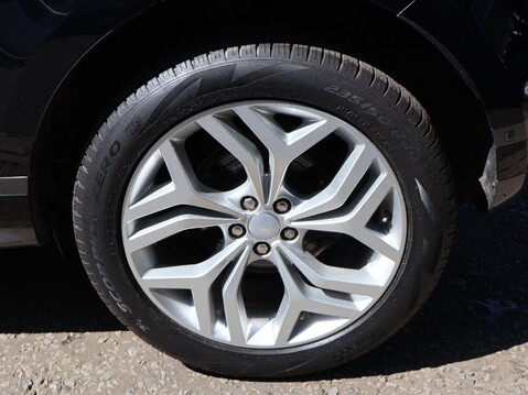 Land Rover Range Rover Evoque 2.0 P250 MHEV R-Dynamic SE Auto 4WD Euro 6 (s/s) 5dr 19