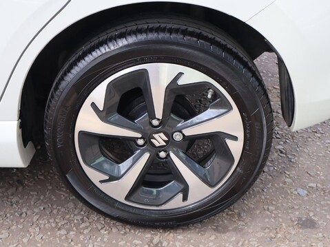 Suzuki Swift 1.2 MHEV Ultra Euro 6 (s/s) 5dr 28