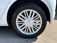 Volkswagen Up 1.0 Move up! Euro 6 (s/s) 5dr 8