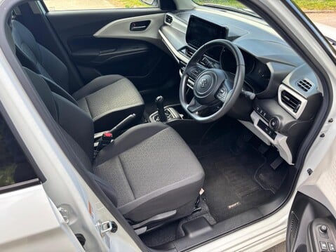 Suzuki Swift 1.2 MHEV Motion Euro 6 (s/s) 5dr 17