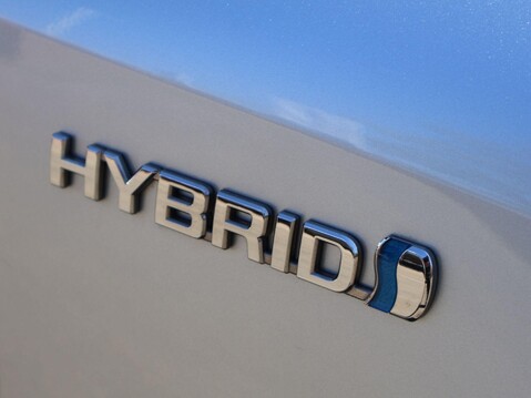 Suzuki Swace 1.8h Ultra CVT Euro 6 (s/s) 5dr 28
