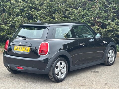 Mini Hatch 1.5 Cooper Classic Euro 6 (s/s) 3dr 4