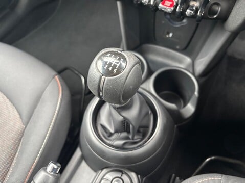 Mini Hatch 1.5 Cooper Classic Euro 6 (s/s) 3dr 21