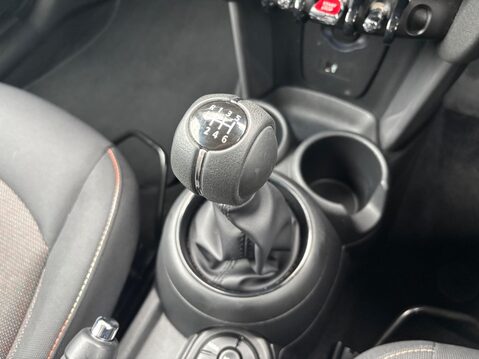 Mini Hatch 1.5 Cooper Classic Euro 6 (s/s) 3dr 21