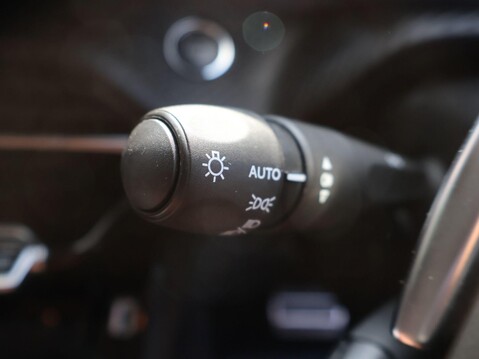 Peugeot 208 1.2 PureTech Allure Premium + EAT Euro 6 (s/s) 5dr 16