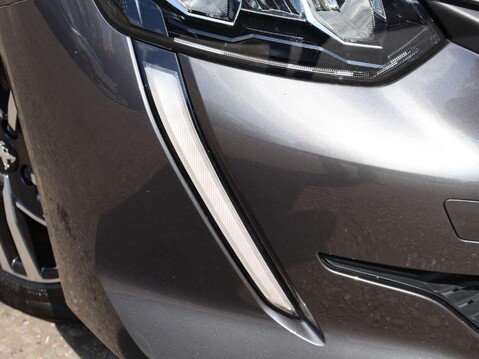 Peugeot 208 1.2 PureTech Allure Premium + EAT Euro 6 (s/s) 5dr 27