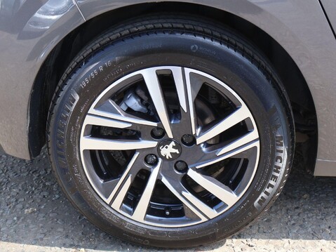 Peugeot 208 1.2 PureTech Allure Premium + EAT Euro 6 (s/s) 5dr 29