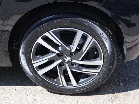 Peugeot 208 1.2 PureTech Allure Premium + EAT Euro 6 (s/s) 5dr 25