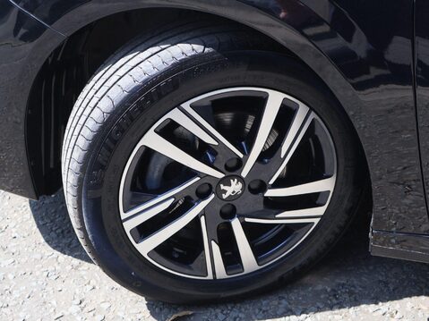 Peugeot 208 1.2 PureTech Allure Premium + EAT Euro 6 (s/s) 5dr 26
