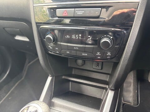 Suzuki Vitara 1.4 Boosterjet SZ5 Euro 6 (s/s) 5dr 27