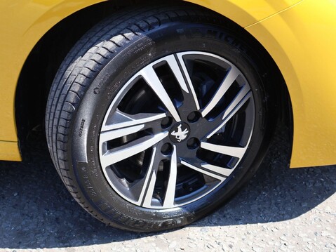 Peugeot 208 1.2 PureTech Allure Premium + EAT Euro 6 (s/s) 5dr 25
