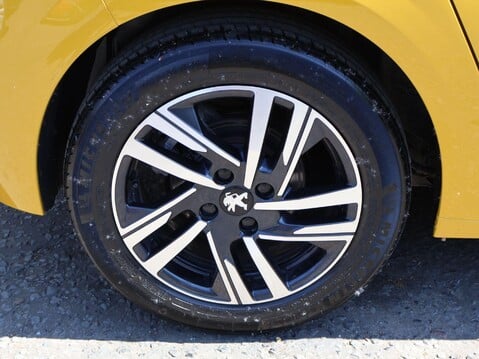 Peugeot 208 1.2 PureTech Allure Premium + EAT Euro 6 (s/s) 5dr 26