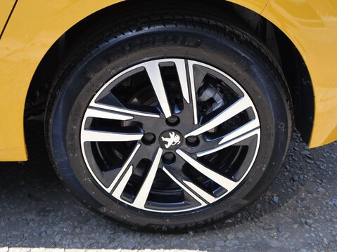Peugeot 208 1.2 PureTech Allure Premium + EAT Euro 6 (s/s) 5dr 27
