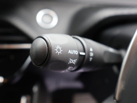 Peugeot 208 1.2 PureTech Active Premium + EAT Euro 6 (s/s) 5dr 22