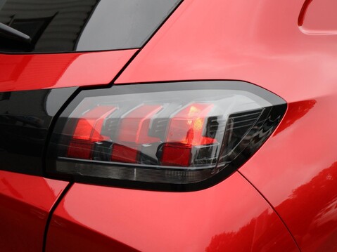 Peugeot 208 1.2 PureTech Active Premium + EAT Euro 6 (s/s) 5dr 35