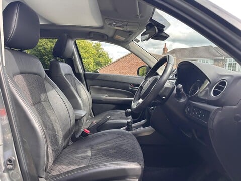 Suzuki Vitara 1.4 Boosterjet MHEV SZ5 Euro 6 (s/s) 5dr 19